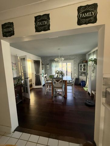 270 Woodlawn Avenue, Chesterton, IN 46304