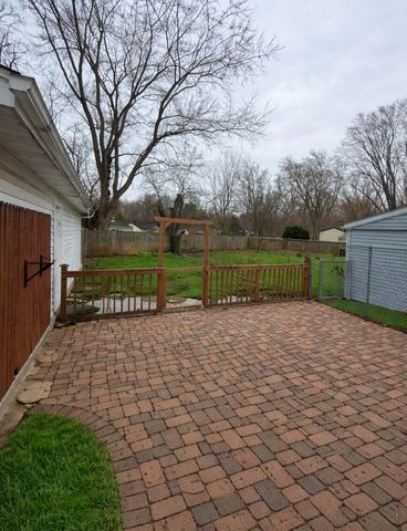 270 Woodlawn Avenue, Chesterton, IN 46304