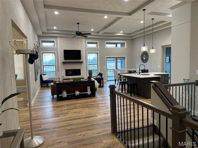 800 Daniel Drive, Mascoutah, IL 62258