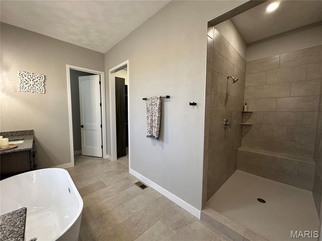 800 Daniel Drive, Mascoutah, IL 62258