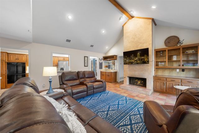 2739 Sedgeway Lane, Carrollton, TX 75006