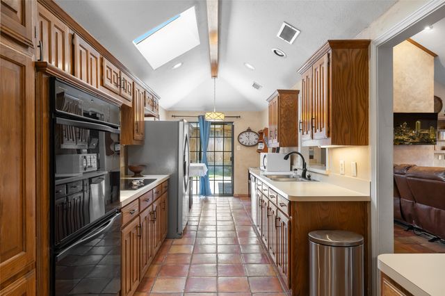 2739 Sedgeway Lane, Carrollton, TX 75006