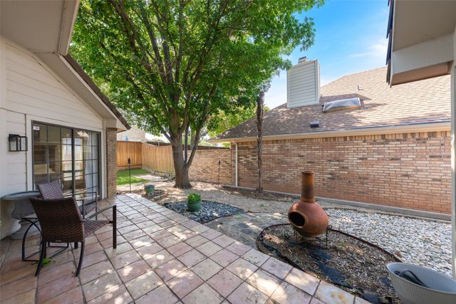 2739 Sedgeway Lane, Carrollton, TX 75006