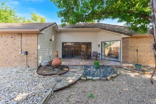 2739 Sedgeway Lane, Carrollton, TX 75006