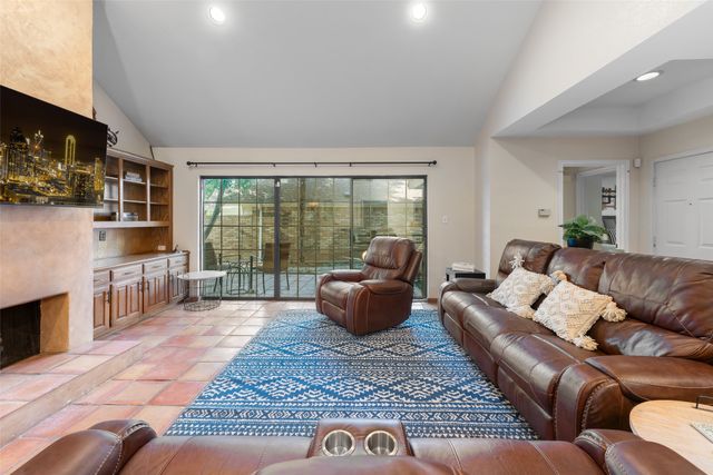 2739 Sedgeway Lane, Carrollton, TX 75006