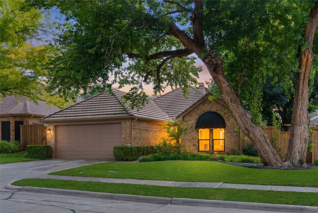 2739 Sedgeway Lane, Carrollton, TX 75006