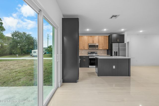 1091 Tolson Street SE, Palm Bay, FL 32909