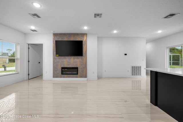 1091 Tolson Street SE, Palm Bay, FL 32909