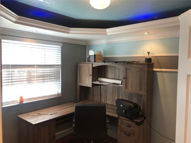 6037 SW 19th St, North Lauderdale, FL 33068