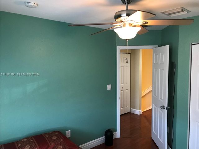 6037 SW 19th St, North Lauderdale, FL 33068