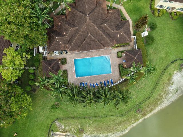 6037 SW 19th St, North Lauderdale, FL 33068