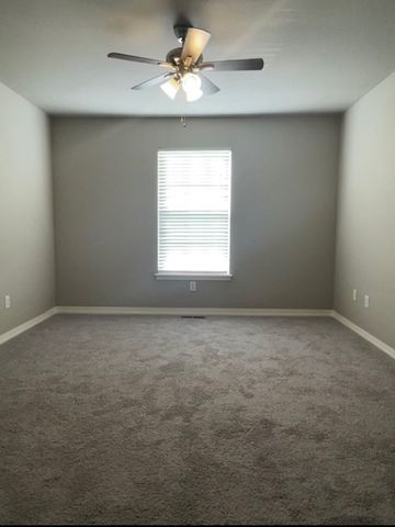 2103 Azlin Place A, Siloam Springs, AR 72761