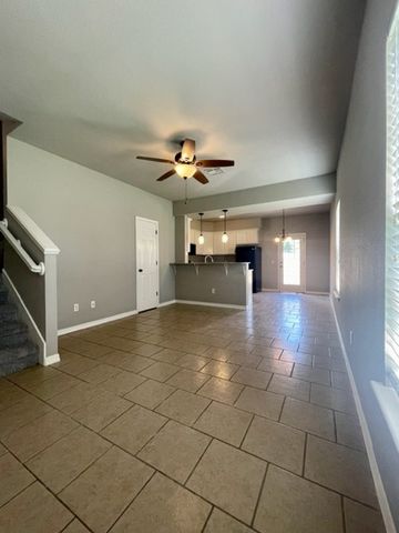 2103 Azlin Place A, Siloam Springs, AR 72761