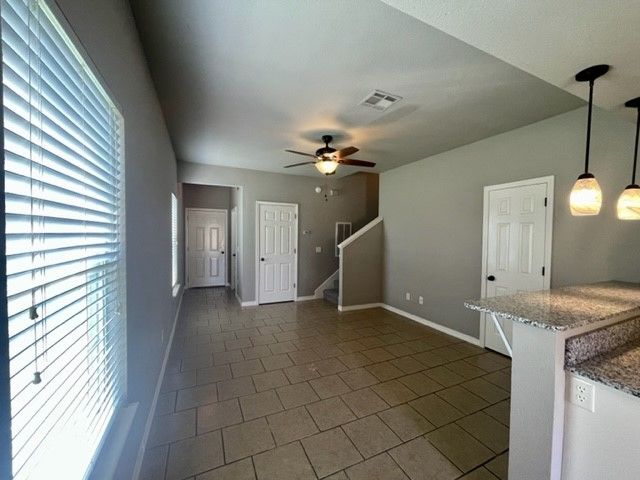 2103 Azlin Place A, Siloam Springs, AR 72761