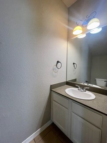 2103 Azlin Place A, Siloam Springs, AR 72761