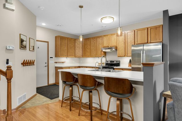 4883 Boatman Lane 6902, Inver Grove Heights, MN 55076