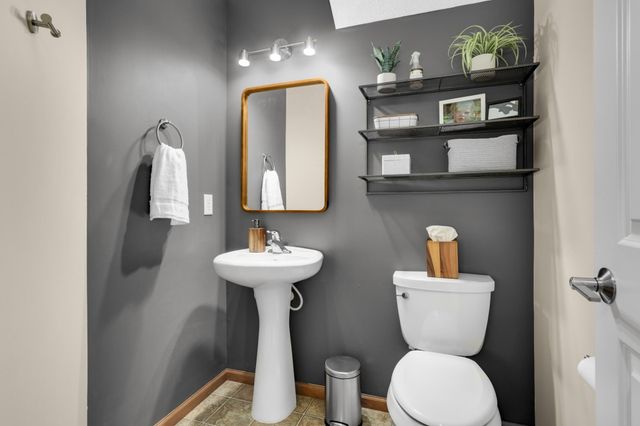 4883 Boatman Lane 6902, Inver Grove Heights, MN 55076