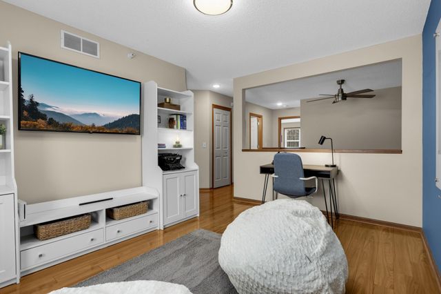 4883 Boatman Lane 6902, Inver Grove Heights, MN 55076