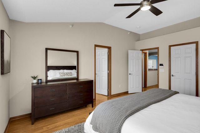 4883 Boatman Lane 6902, Inver Grove Heights, MN 55076