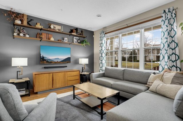 4883 Boatman Lane 6902, Inver Grove Heights, MN 55076