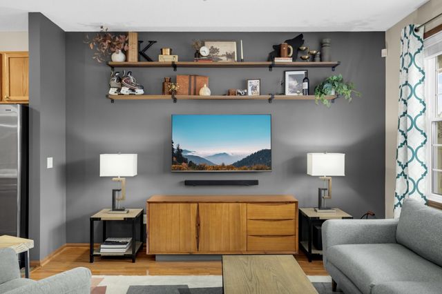 4883 Boatman Lane 6902, Inver Grove Heights, MN 55076