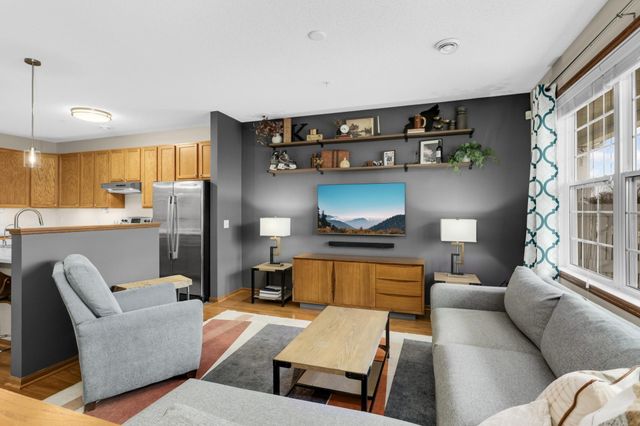 4883 Boatman Lane 6902, Inver Grove Heights, MN 55076