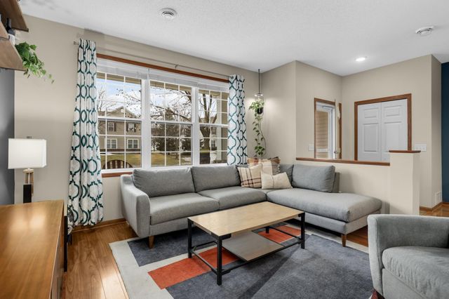 4883 Boatman Lane 6902, Inver Grove Heights, MN 55076