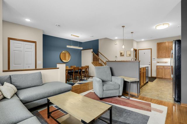 4883 Boatman Lane 6902, Inver Grove Heights, MN 55076