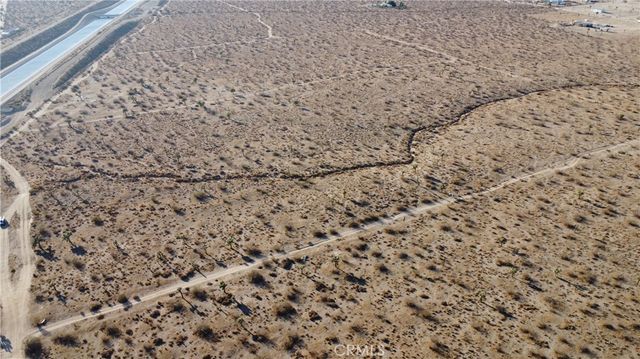 0 0 La Mesa Rd, Phelan, CA 92371