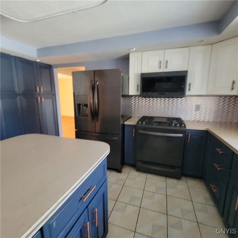 106 Victoria Park Drive, Salina, NY 13088