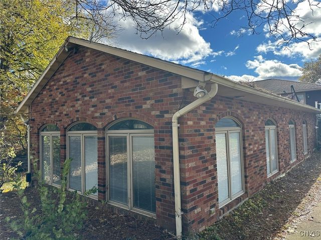 106 Victoria Park Drive, Salina, NY 13088