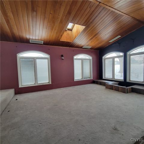 106 Victoria Park Drive, Salina, NY 13088