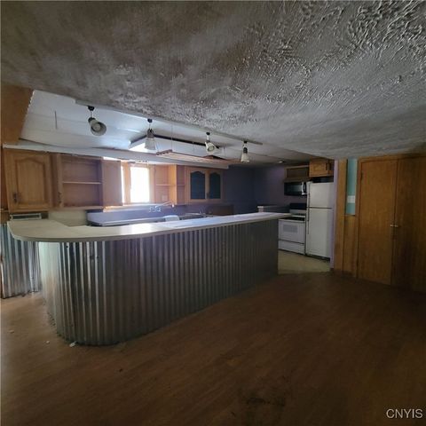 106 Victoria Park Drive, Salina, NY 13088