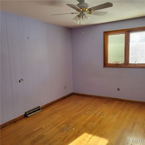 106 Victoria Park Drive, Salina, NY 13088