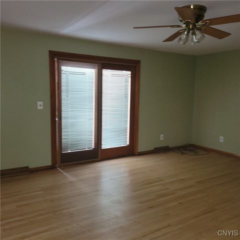 106 Victoria Park Drive, Salina, NY 13088