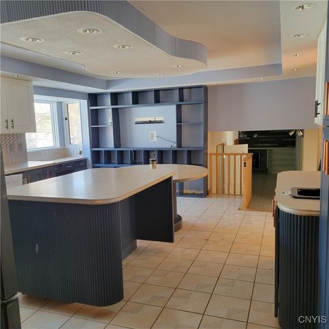 106 Victoria Park Drive, Salina, NY 13088