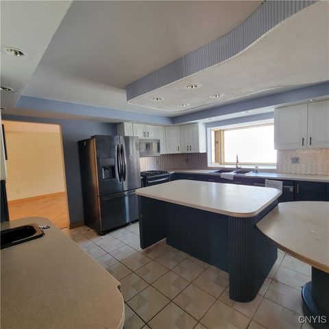 106 Victoria Park Drive, Salina, NY 13088