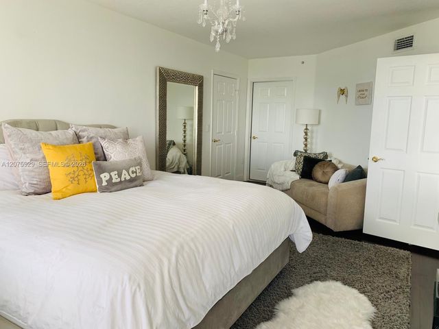 6301 Collins Avenue 1606, Miami Beach, FL 33141