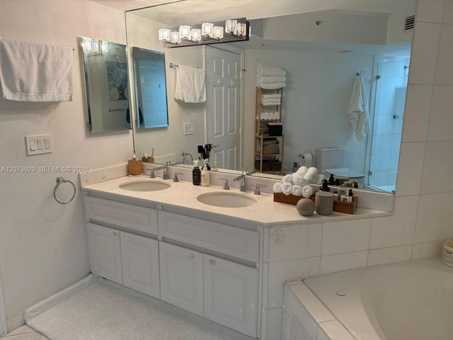 6301 Collins Avenue 1606, Miami Beach, FL 33141