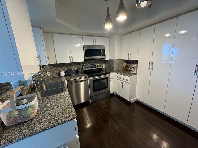 6301 Collins Avenue 1606, Miami Beach, FL 33141