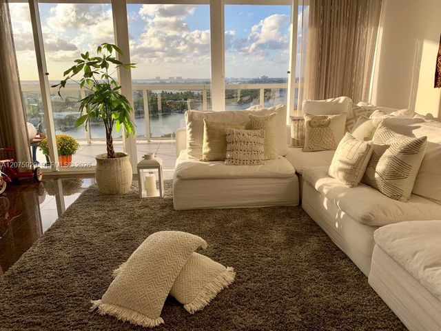6301 Collins Avenue 1606, Miami Beach, FL 33141