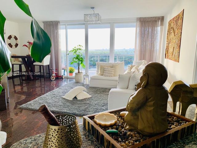 6301 Collins Avenue 1606, Miami Beach, FL 33141