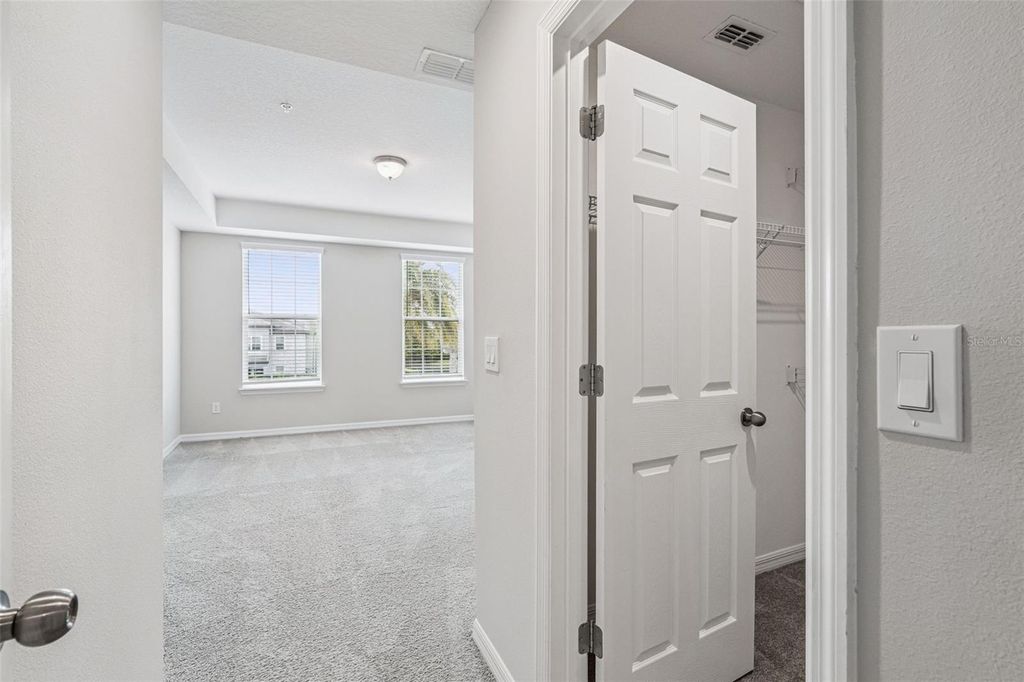 Image 32 of property listing at 9457 RANDAL PARK BOULEVARD, Orlando, FL 32832