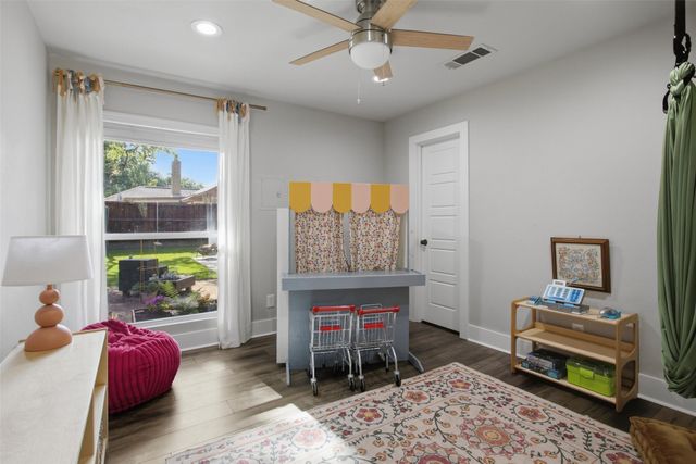 6136 Wrigley Way, Fort Worth, TX 76133