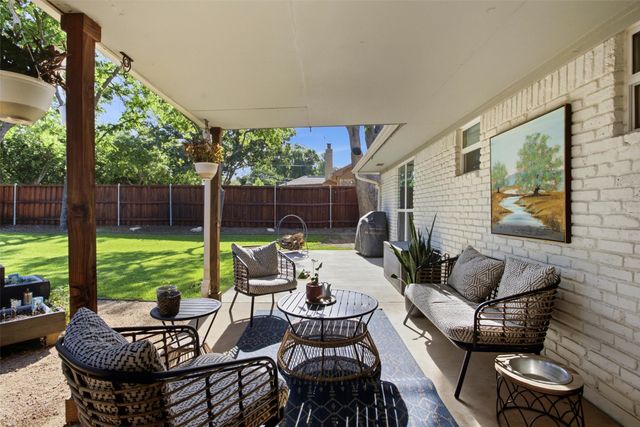 6136 Wrigley Way, Fort Worth, TX 76133