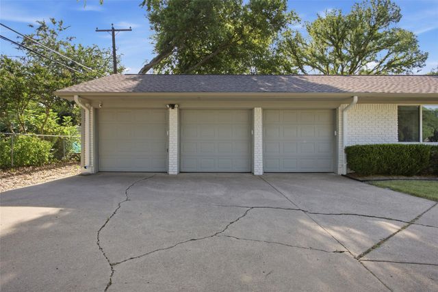 6136 Wrigley Way, Fort Worth, TX 76133