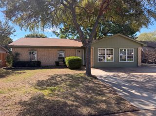 529 Edwards Drive, Saginaw, TX 76179