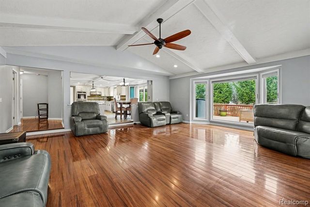 1941 Mapleridge Road, Rochester Hills, MI 48309