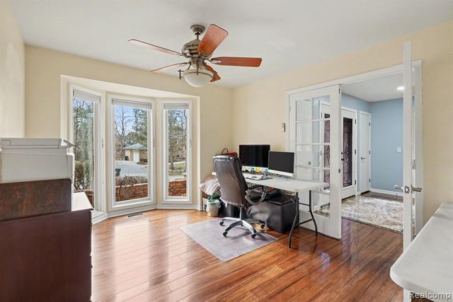 1941 Mapleridge Road, Rochester Hills, MI 48309