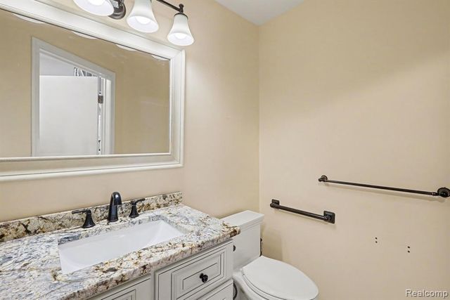 1941 Mapleridge Road, Rochester Hills, MI 48309